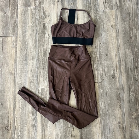 Noli Yoga Jolie Liquid Jolie Sports Bra and Liquid Legging in Cafe - Picture 5 of 7